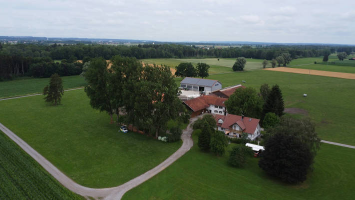 Quiet, nature-oriented location