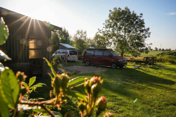 Entschleunigung neben alten hof