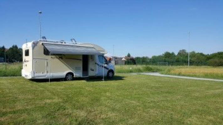 Stellplatz auf dem Weingut in der Nähe vom Main