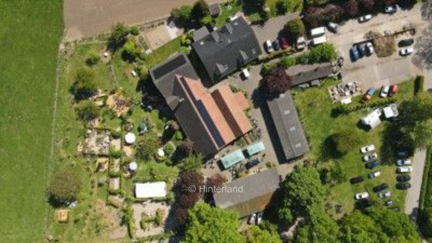 Gartenparadies zwischen Bauernhöfen und den Kühen