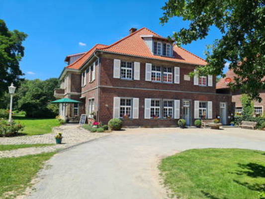 Ponyhof Georgenbruch - Gutshof mit Ferienwohnungen, Pensionsstall und Reitschule