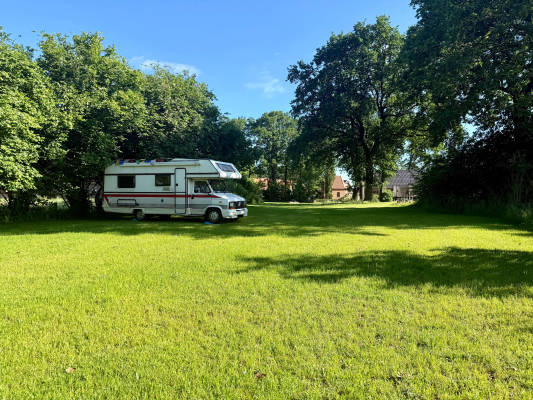 Idyllic country house meadow in Emsland