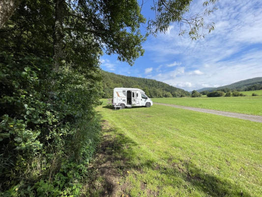 Wohnwagen & Wohnmobilstellplatz in Riedenberg