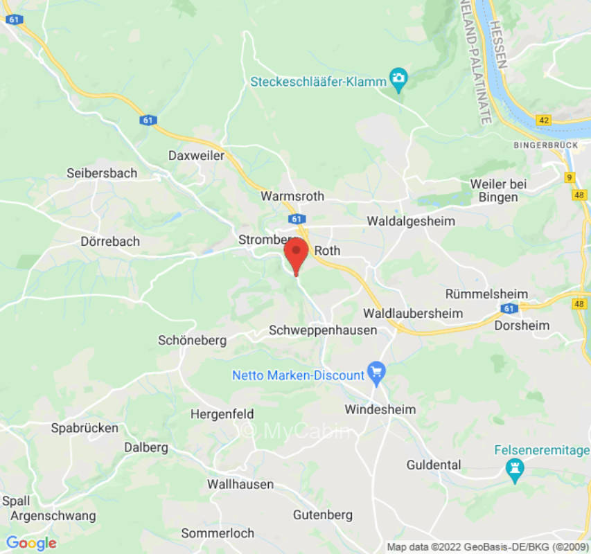 Idyllische Wiese am Bach