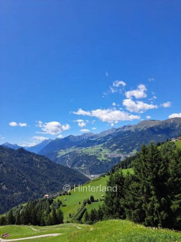 Hof am Berg Parklatz mit Aussicht