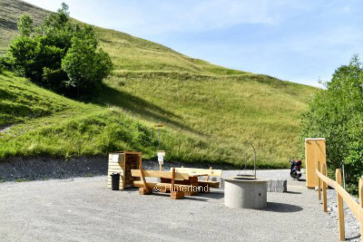 Stellplatz Mapraggsee am Waldrand und am Läuibach