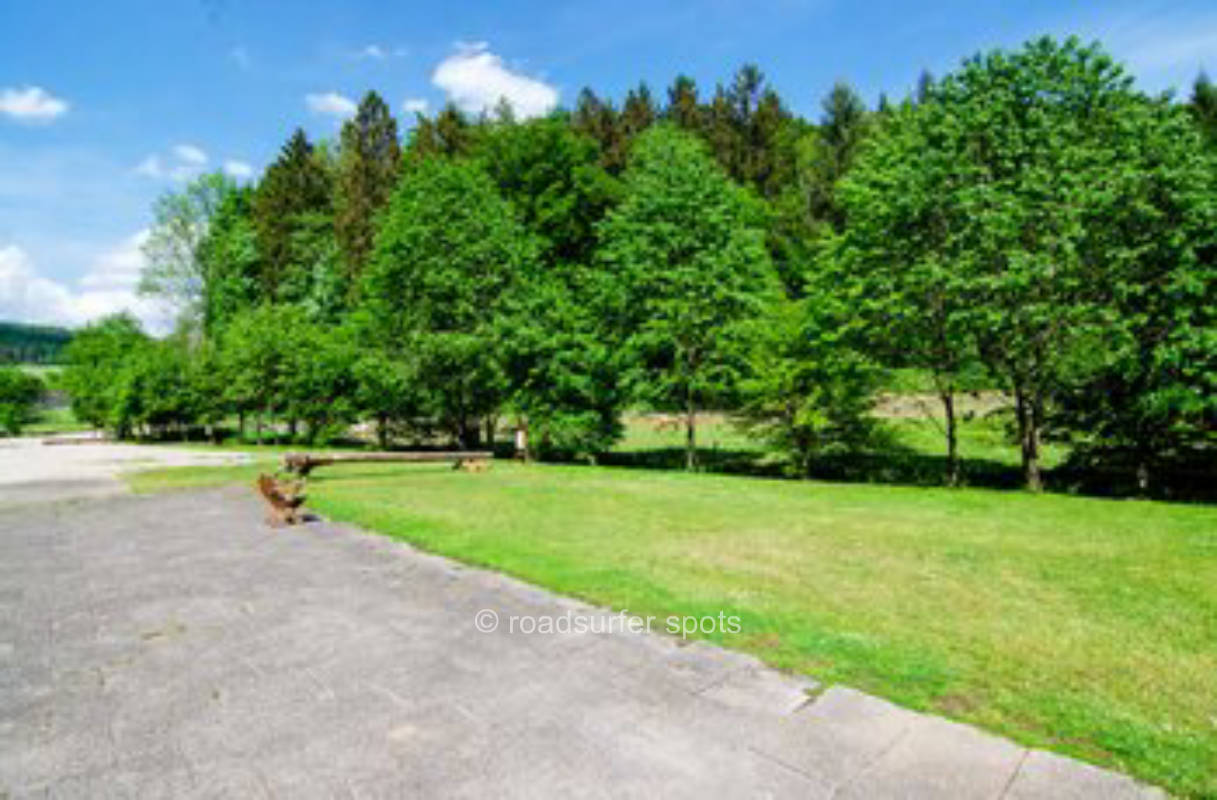 Wohnmobilstellplatz am Naturschutzgebiet