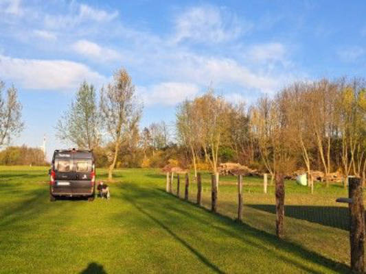 Campsite with farm shop: Chilling in the countryside