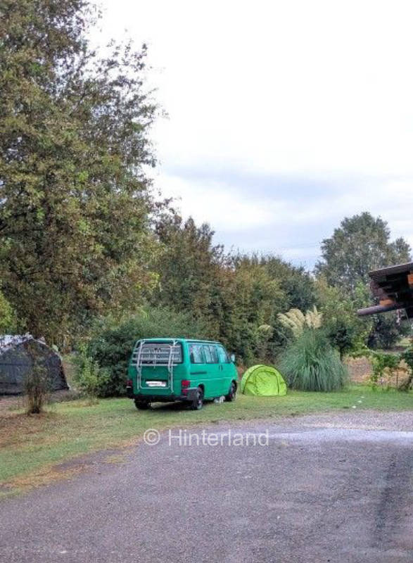 Azienda agricola biologica con trattori d'epoca