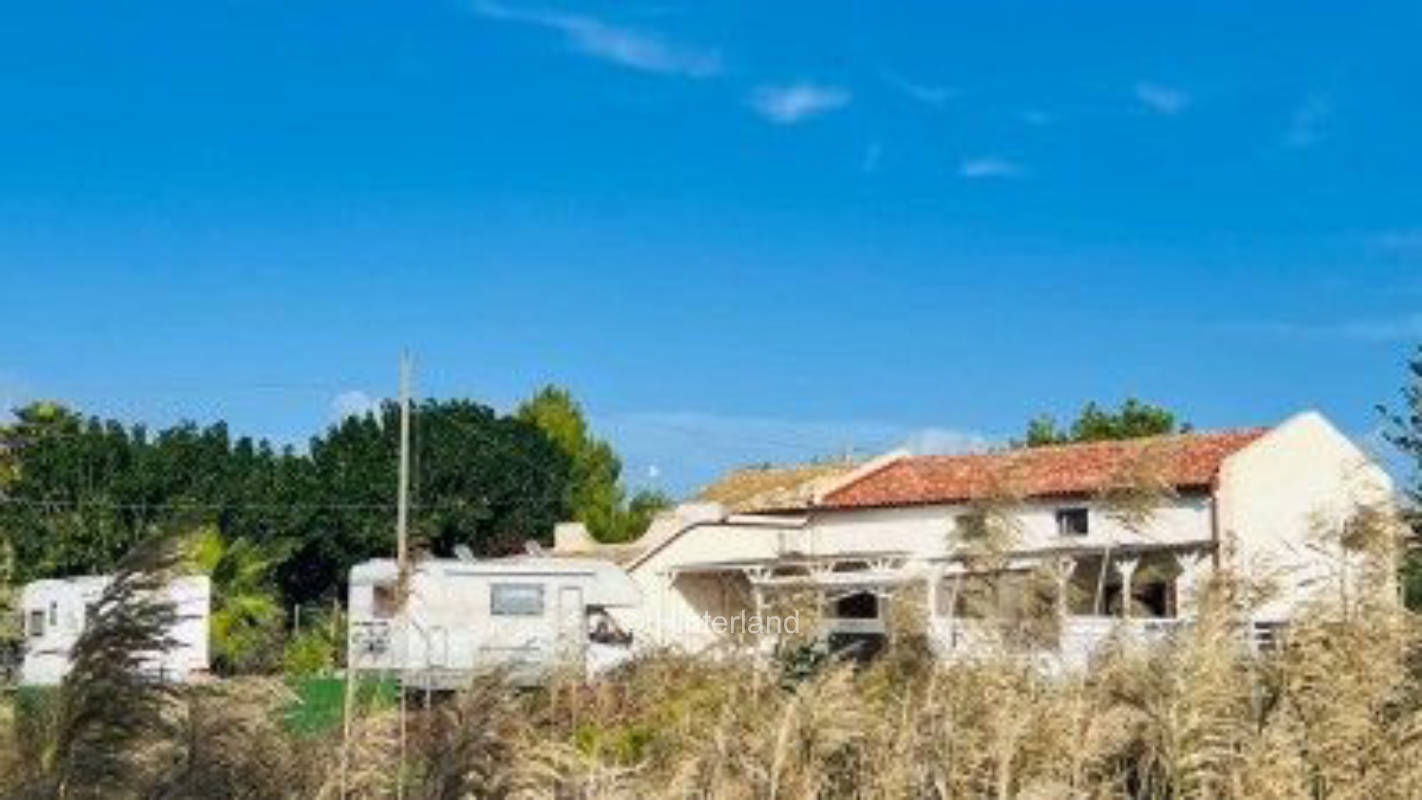 Im Naturschutzgebiet Stagnone in Marsala, privater Stellplatz