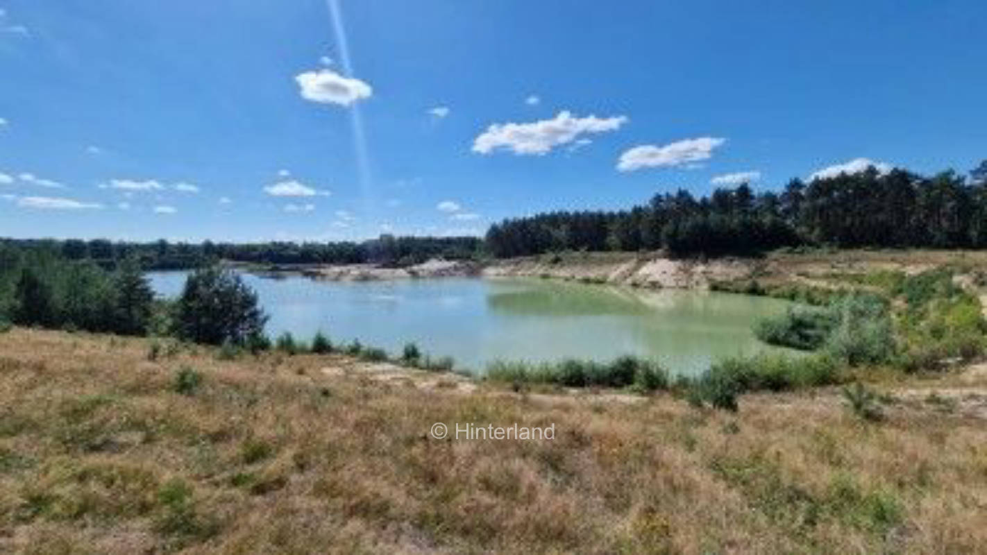 Camping am grünen Baggersee mitten in der Natur