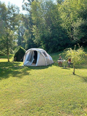 Idyllic slow living in a tent