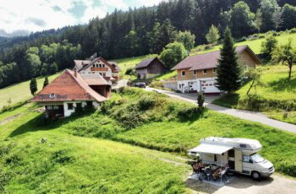 Idyllic camping for deceleration