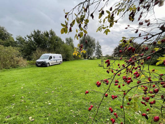 Wohnwagen & Wohnmobilstellplatz in Ihlienworth