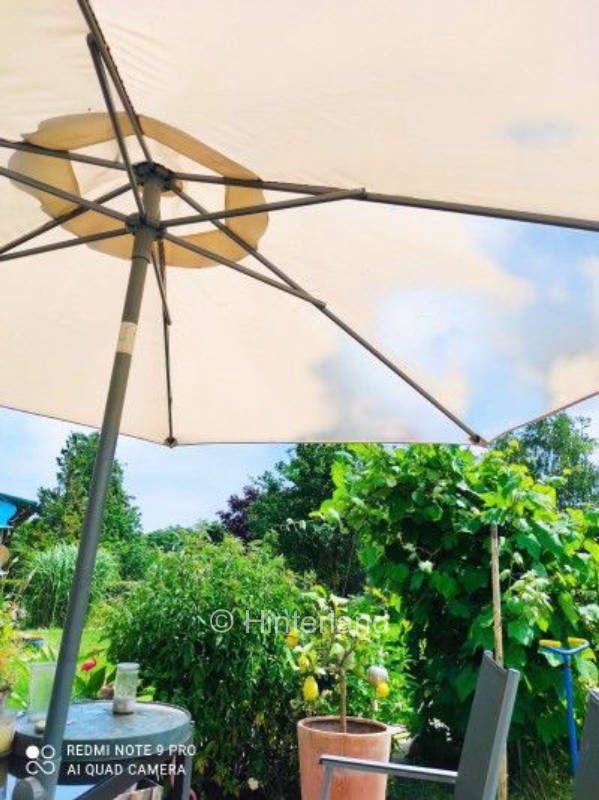 Naturcamping mit Tieren mitten auf dem Land