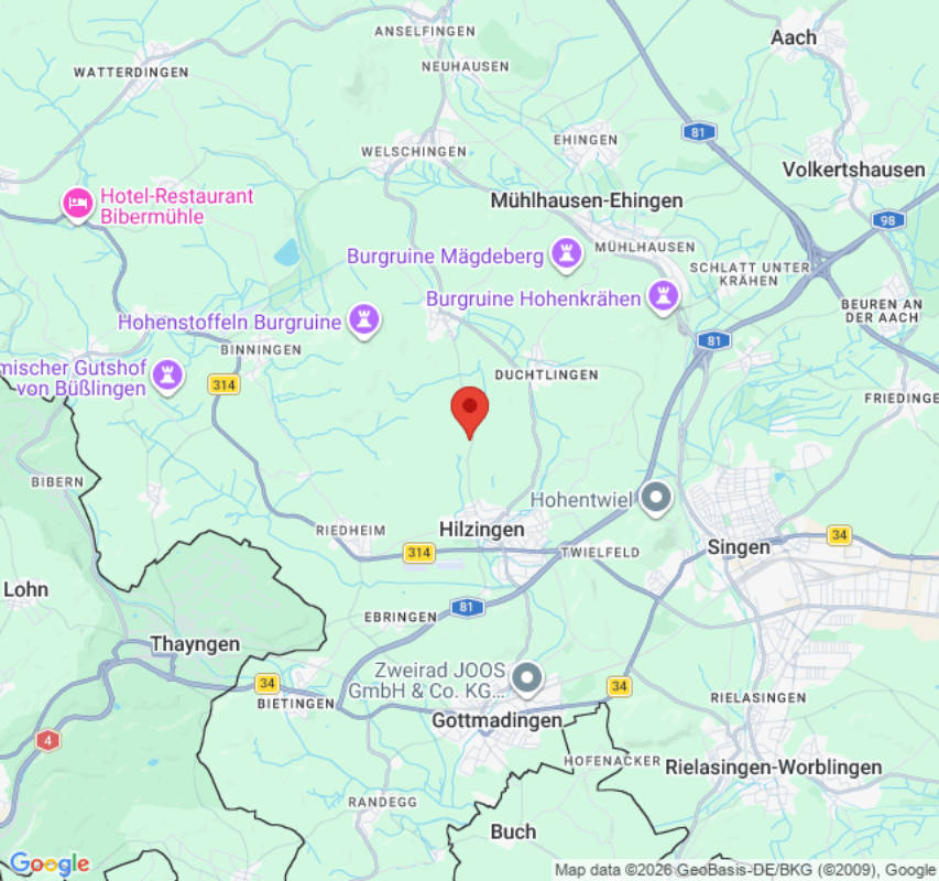 Anhöhe Alpenblick, Nahe Obstbäumen