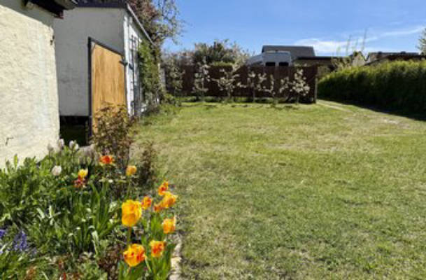 Peaceful meadow at Wariner See with electricity, water, toilet facilities