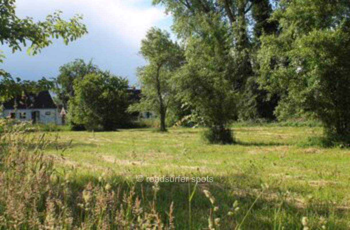 Overnight stay in apple orchard on the A7 motorway