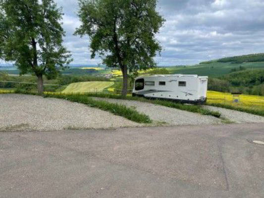 Campen in der Pfalz mit traumhaften Weitblick