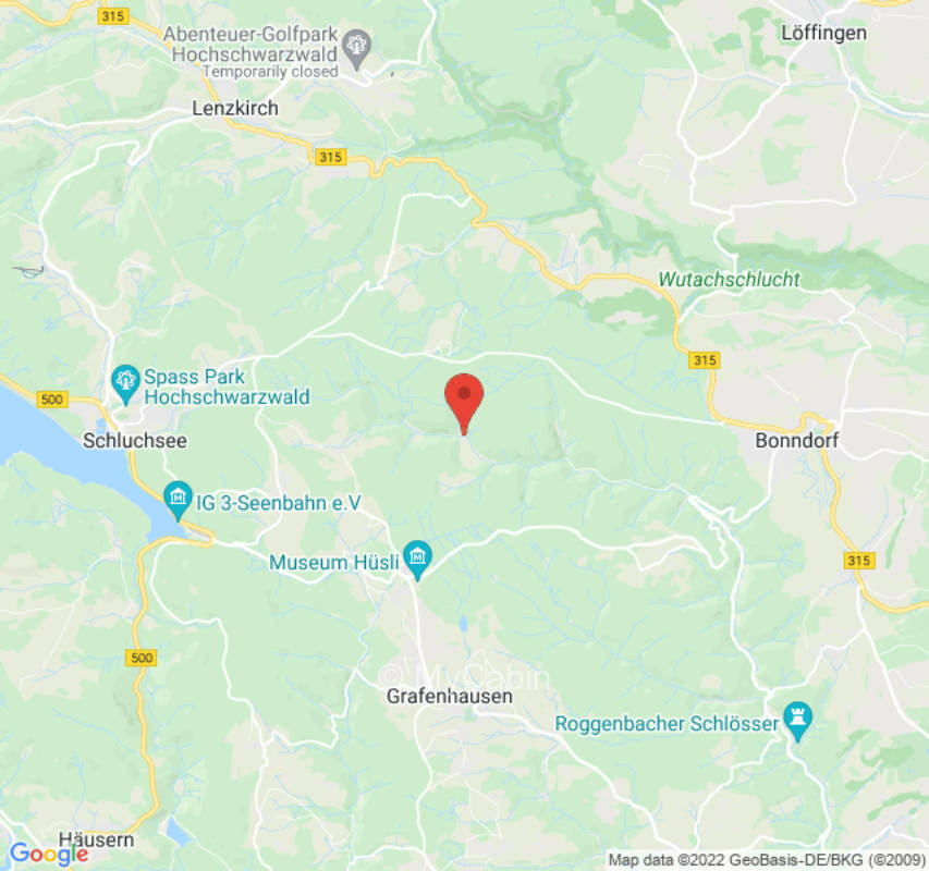 Wiesen zwischen Waldrand und Bach, privater Stellplatz