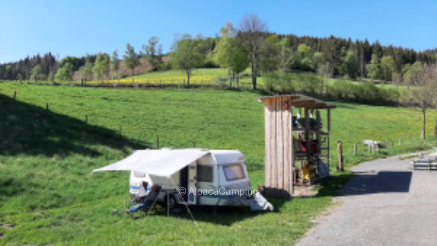 Stellplatz Hübi‘s # 🐓 im Grünen