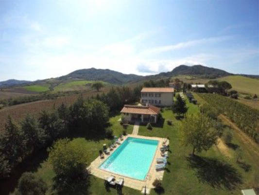 Camp in an authentic Tuscan farmhouse