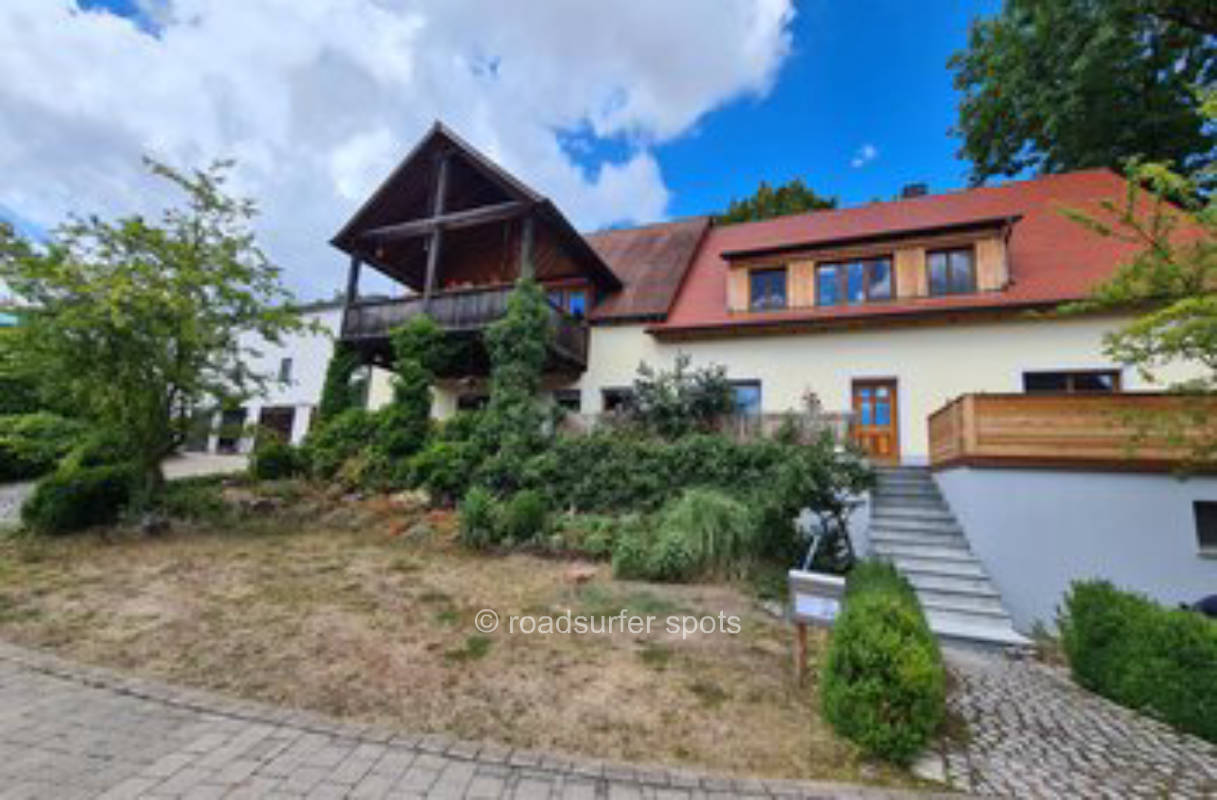 Idyllic pitch in Unterfeldbrecht