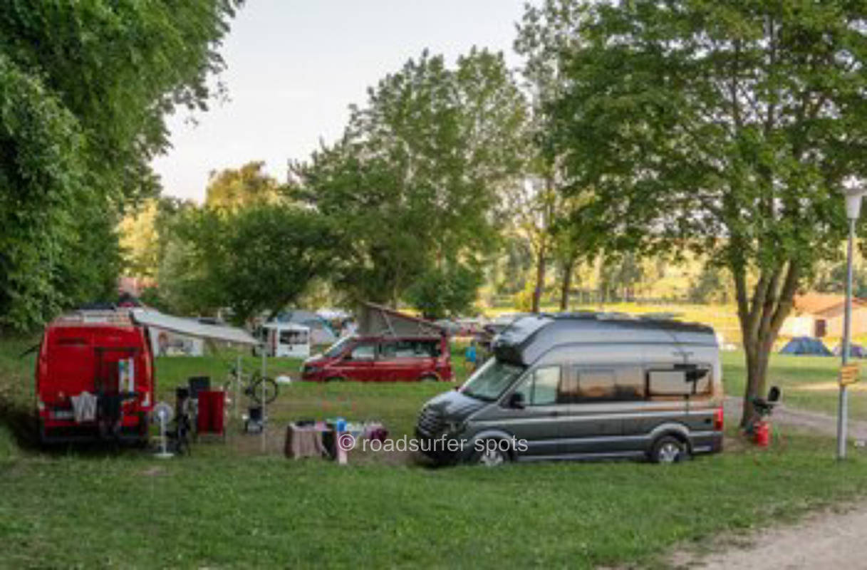 Lawn terrace pitches basic (70 to 80m²)
