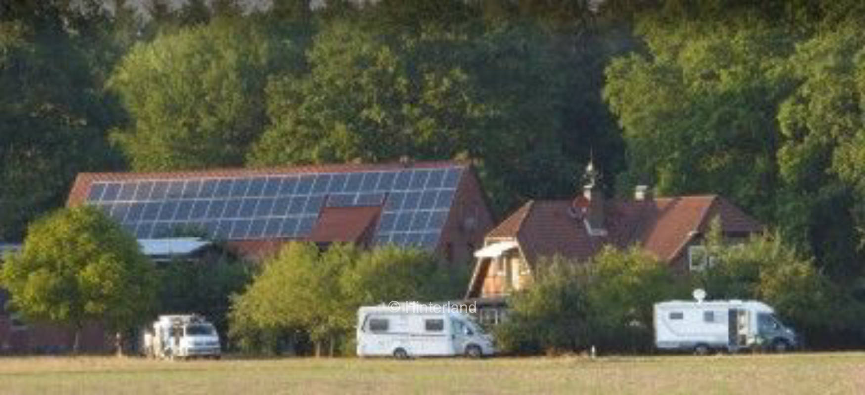 An den Obstbäumen am Bauernhof in Heber-Surbostel 