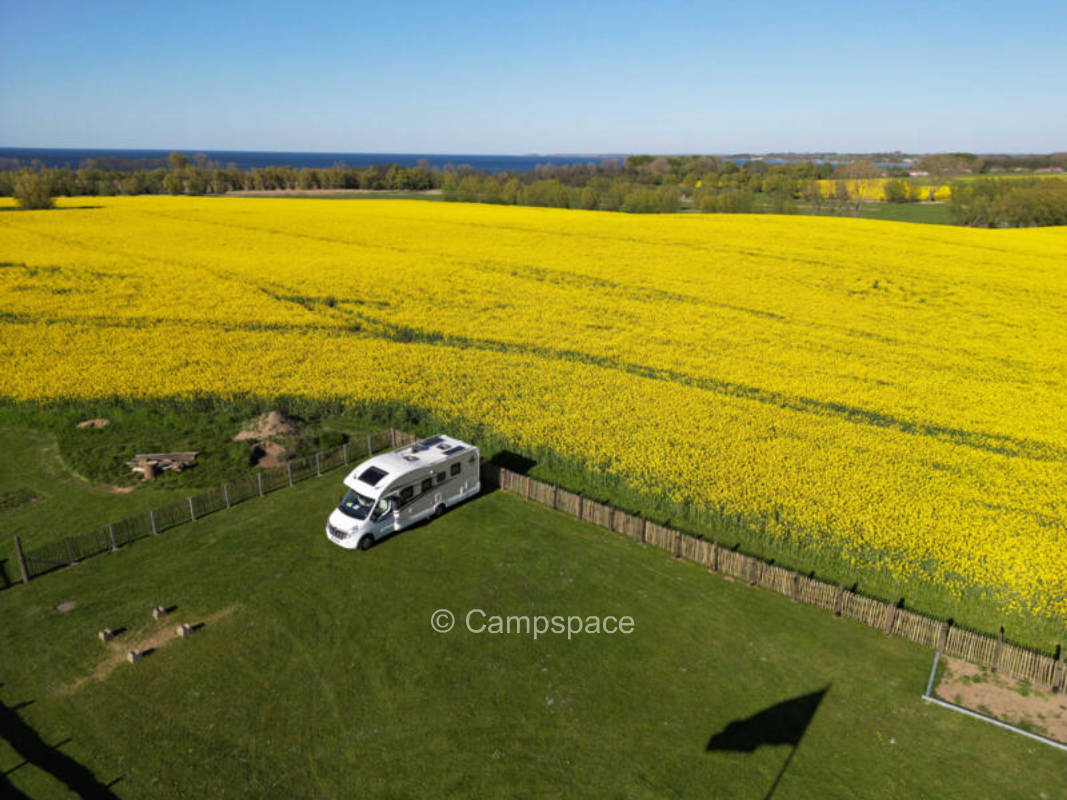 Platz für Wohnwagen, Van, Wohnmobil (Campspace 7836)