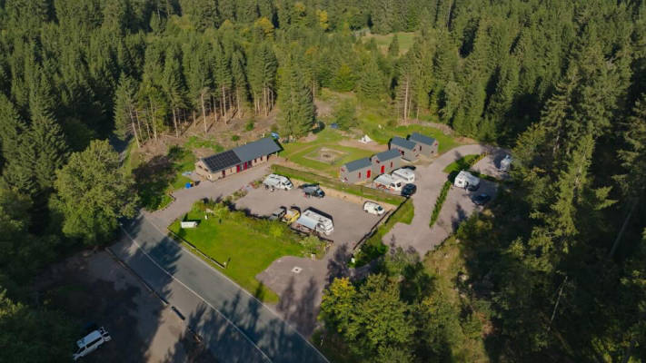 Stellplatz für Familienzelt bis zu 6 Personen (Campspace 27720)