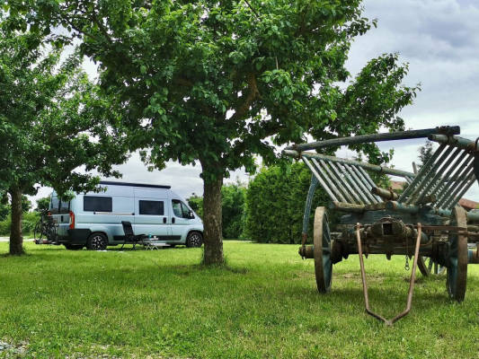 Wohnwagen & Wohnmobilstellplatz in Pfronstetten-Aichelau