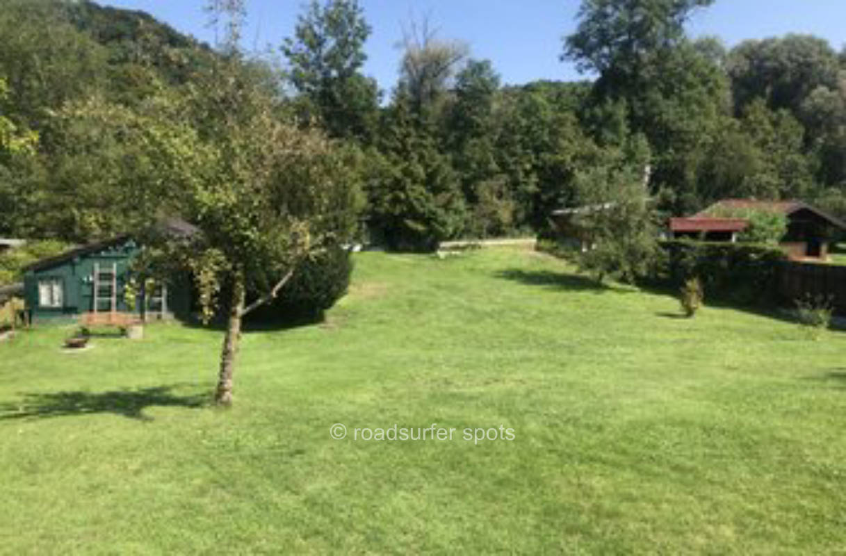 Idyll am Fluss Alz in der Natur 