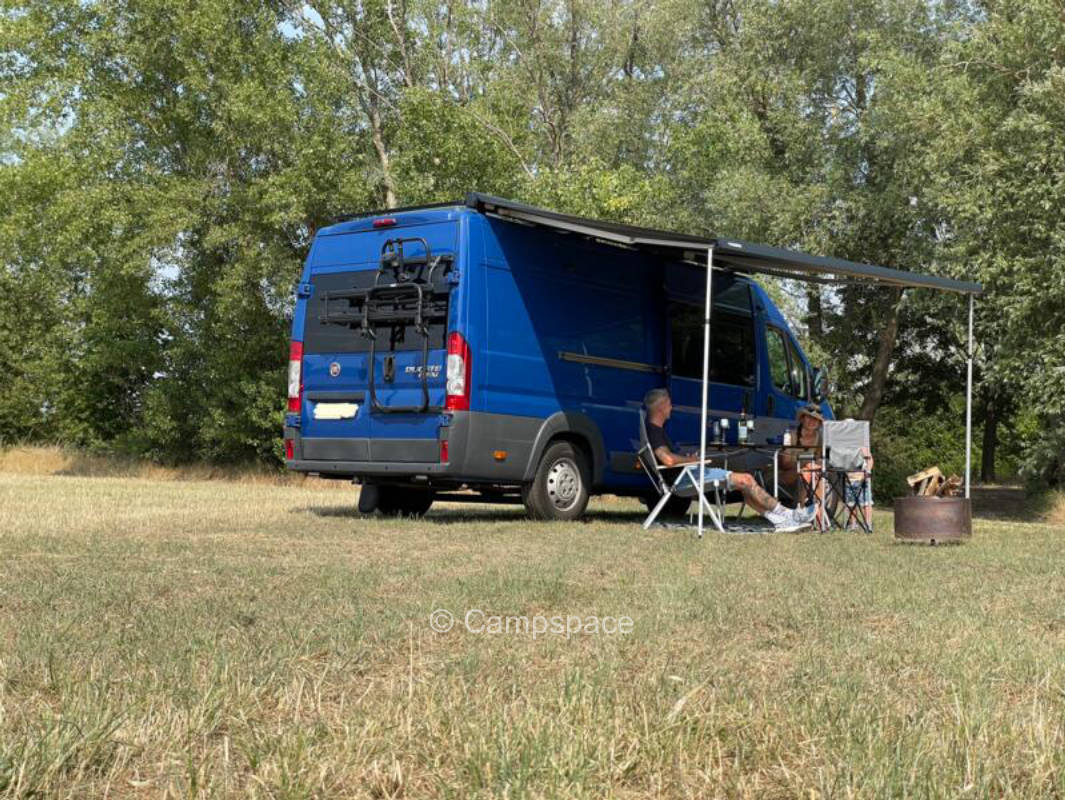 Schlafen am Wäldchenackerrand 😎