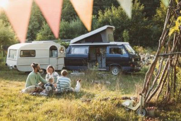 Family-friendly nature campsite with proximity to the city