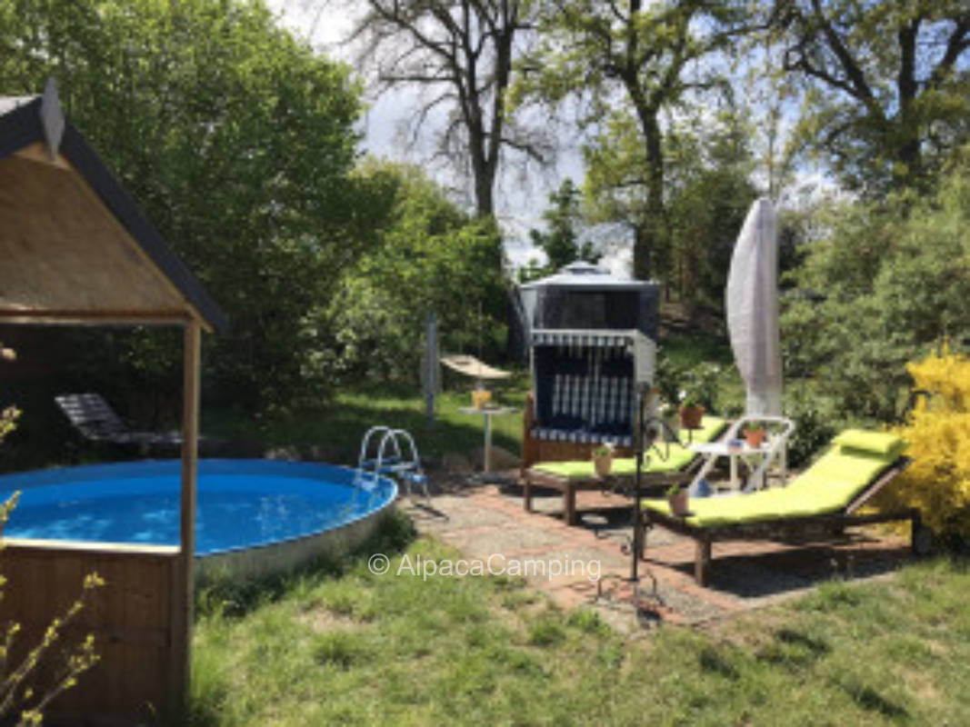 In the relaxed garden, incl. pool near Dömitz