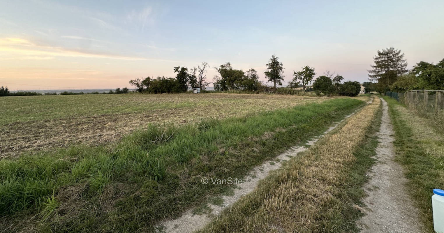 Weit ab vom Schuss auf der Streuobstwiese