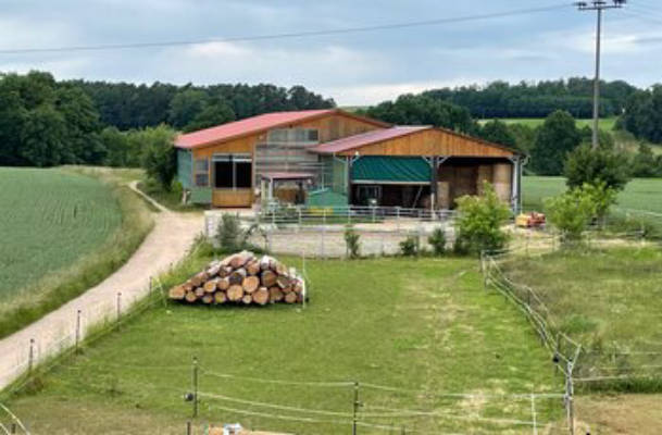 Campen neben der Pferdekoppel