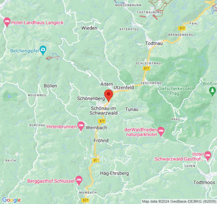 Platz direkt beim Schwimmbad und Café Goldmann