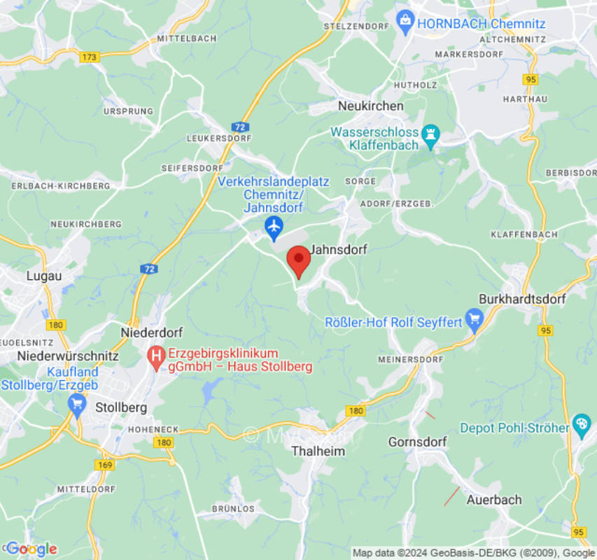 Ruhige Wiese mit einzigartigen Blick