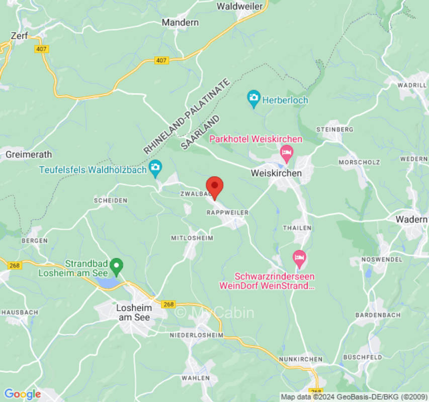 Abgelegener Zeltplatz auf ruhiger Waldwiese