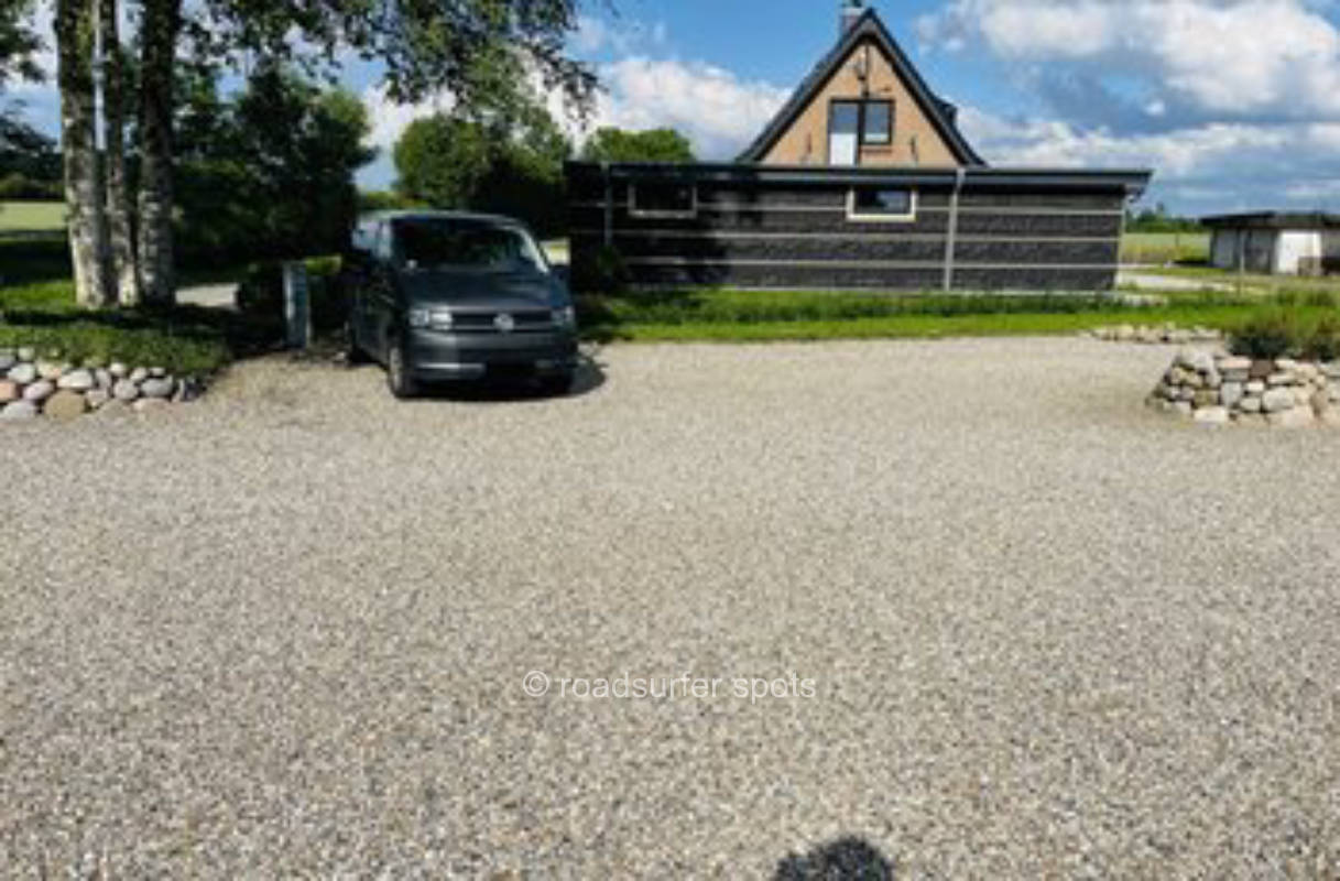Privater Campingstellplatz in ruhigem Örtchen