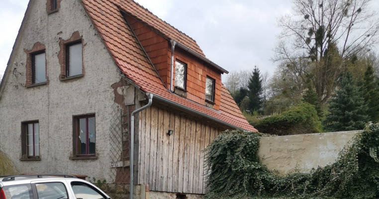 Ruhiger Stellplatz am Haus