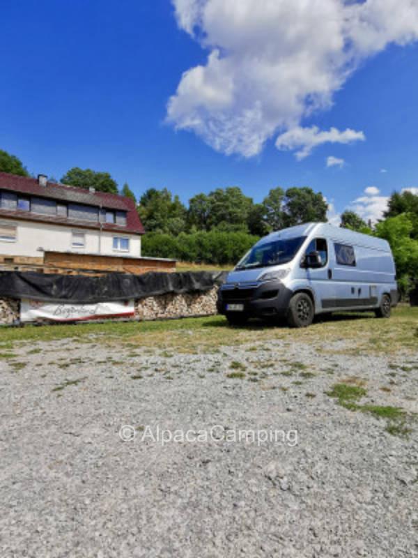 Umgeben von Rad- und Wanderwegen #1