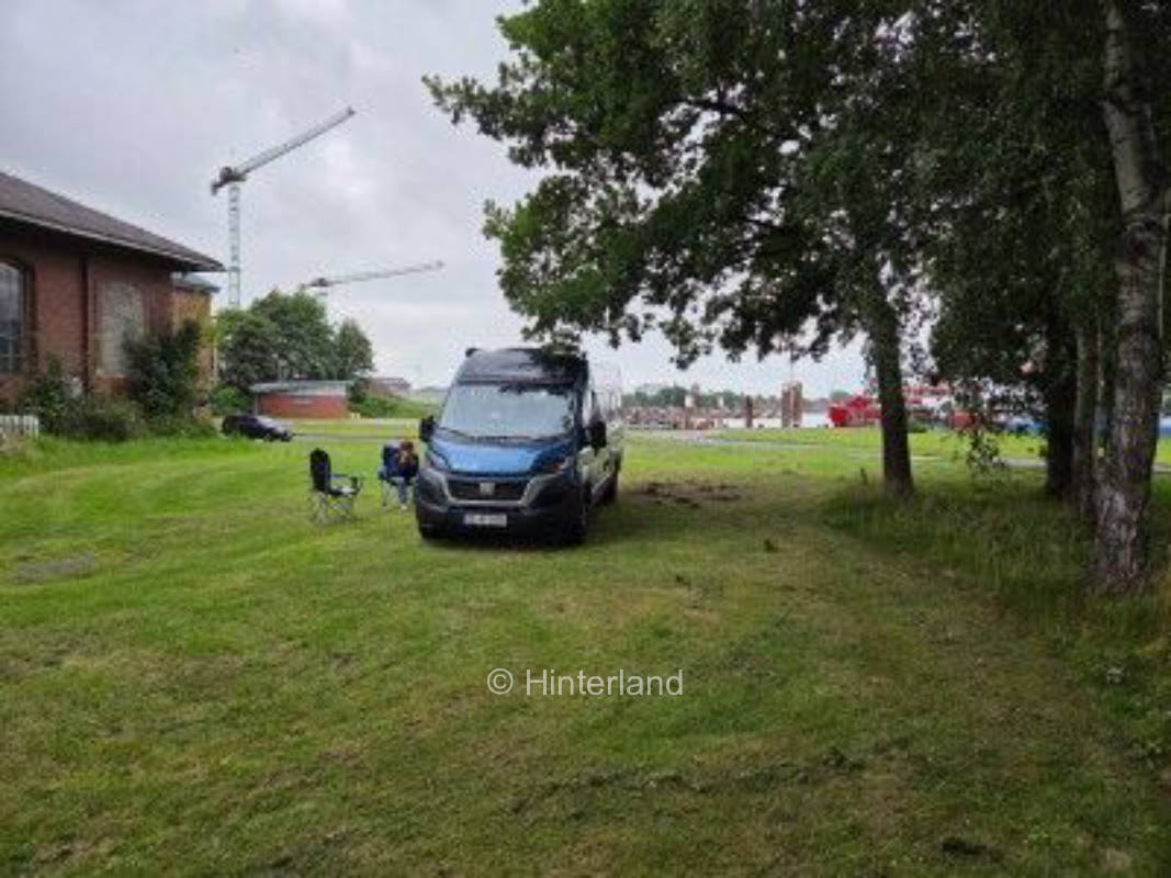 Stellplatz am Nordostseekanal an der Schleuse