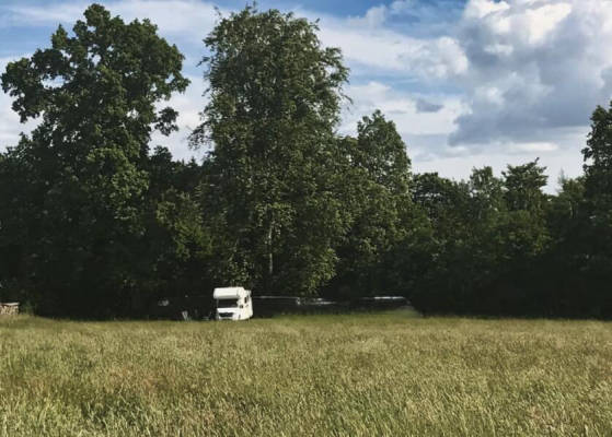 Privater Stellplatz für Dachzelt, Wohnmobil, Wohnmobil über 1/2 Tonnen, Wohnwagen, Zelt (Campspace 28348)