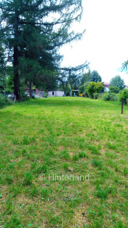 Camping im Garten einer denkmalgeschützten Villa