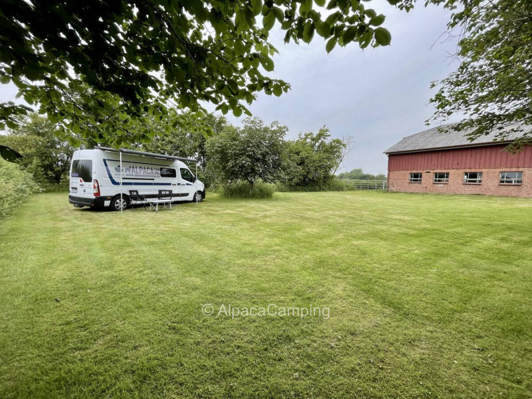 Pitch in quiet location on the outskirts of the village #1