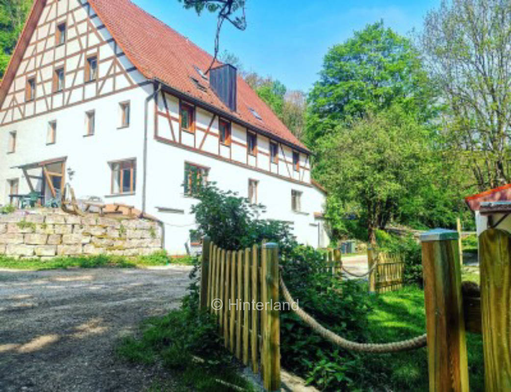 Übernachten auf altem Gutshof mit Fischzucht 
