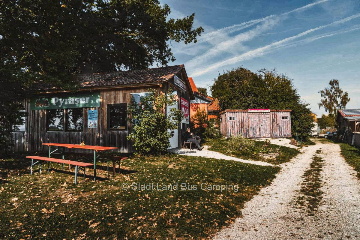 Stellplatz mitten auf der Straussenfarm 2